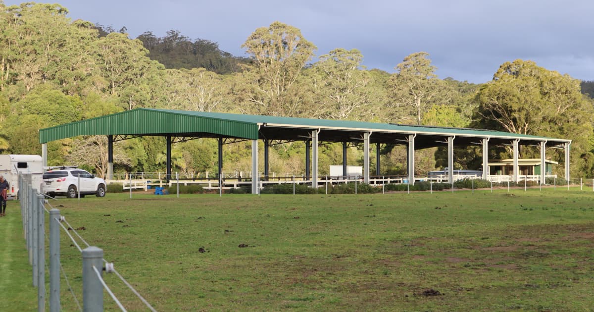 Horse arena size