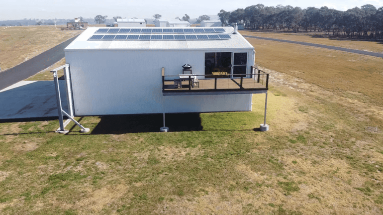 Rylstone Airpark aircraft hangar with accomodation