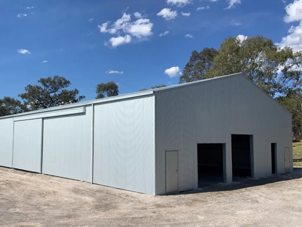 fully enclosed farm shed