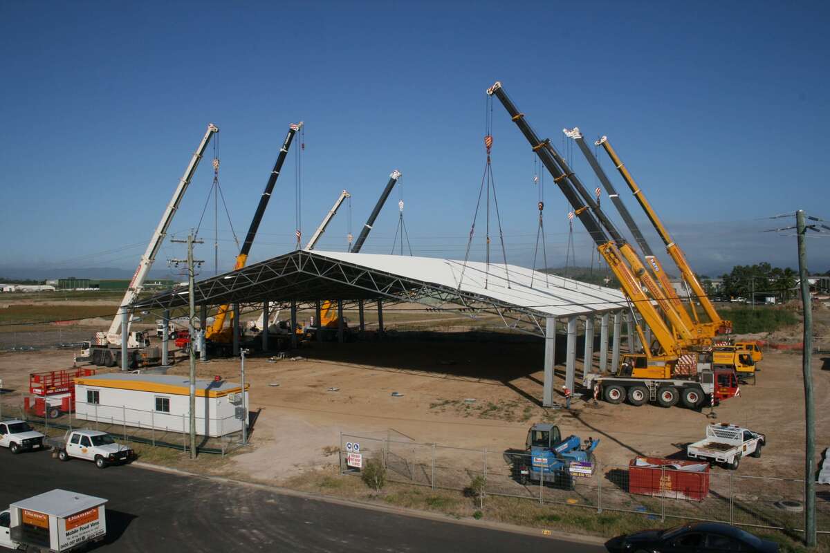 ABC Sheds cyclone rated shed being lifted into place in Townsville