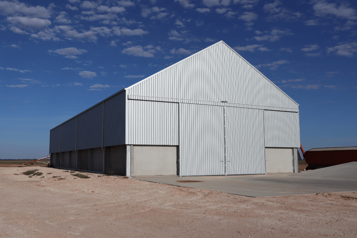 Slanted view of fertiliser shed