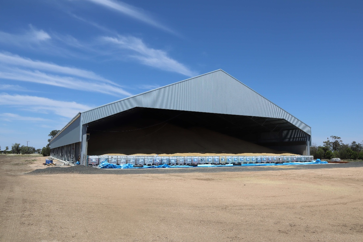 Slanted view of grain shed