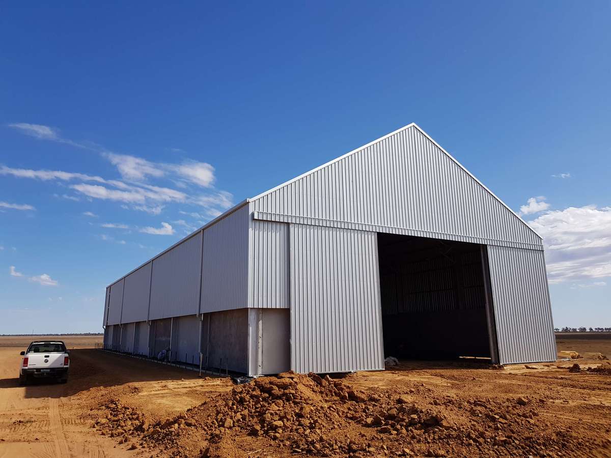 Slanted view of grain shed in Merah North