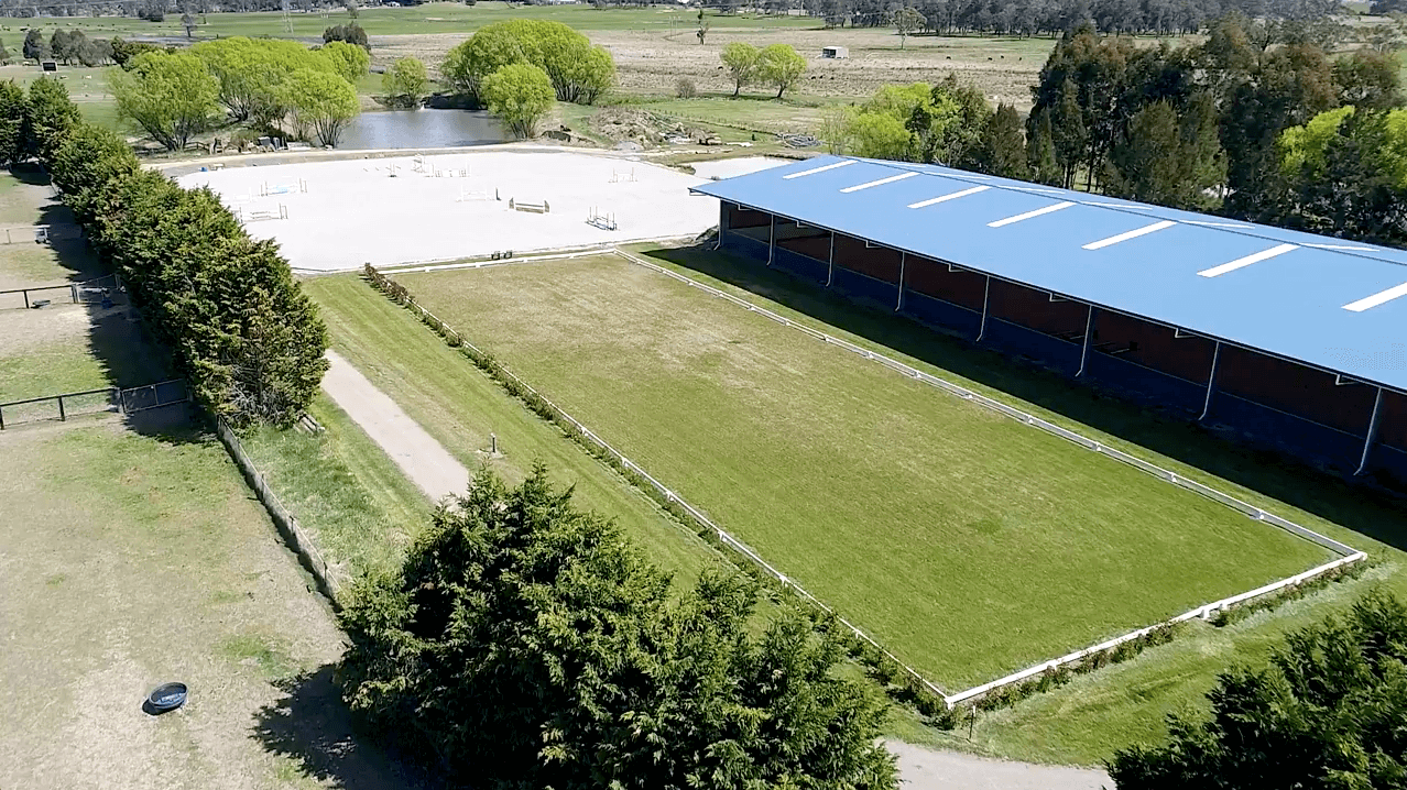 Exterior view of ABC Sheds arena for Glenhill Sporthorses