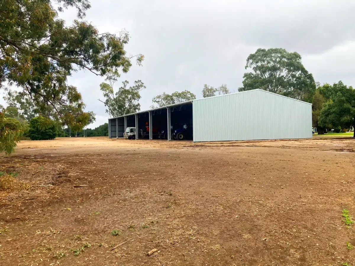 48 x 20 x 5 machinery shed